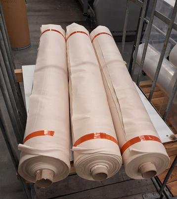 ongebleekte canvas beschikbaar voor biedingen