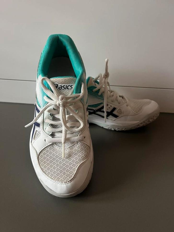 Hockeyschoenen asics (zaal & maat 33), Sport en Fitness, Hockey, Zo goed als nieuw, Schoenen, Ophalen of Verzenden