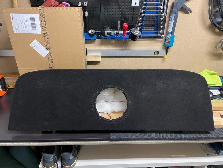 8” subwoofer kist Toyota MR2 (spyder) GRATIS, Auto diversen, Autospeakers, Ophalen of Verzenden