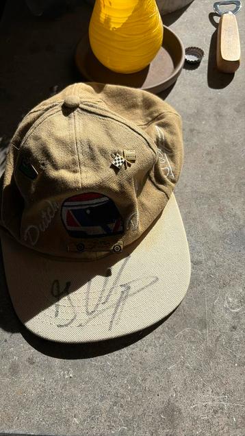 Zekdzame Jos Verstappen pet beschikbaar voor biedingen