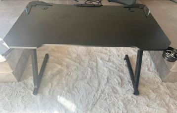 Game bureau beschikbaar voor biedingen