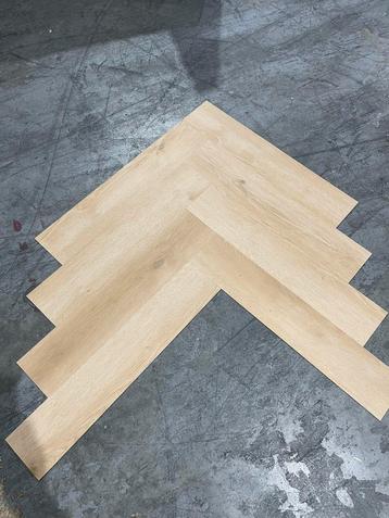 250m2 visgraat dryback eiken pvc vloer beschikbaar voor biedingen