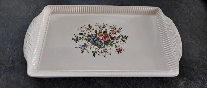 Wedgwood Conway Sandwichtray - Nieuwstaat!, Huis en Inrichting, Keuken | Servies, Nieuw, Schaal of Schalen, Wedgwood, Keramiek
