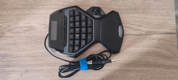 Logitech G13 Gameboard - Perfect voor Gamers!, Computers en Software, Toetsenborden, Gebruikt, Qwerty, Bedraad, Ergonomisch, Gaming toetsenbord
