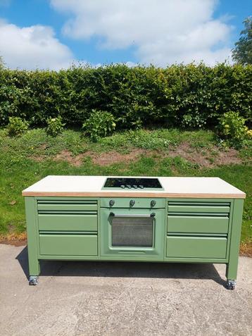 The Big Easy Kitchen / Smeg  beschikbaar voor biedingen