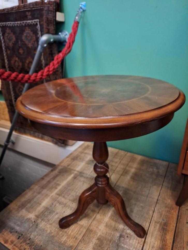 Oud Mahoniehouten Bijzettafeltje met Sierlijke Pootjes, Antiek en Kunst, Antiek | Meubels | Tafels, Ophalen