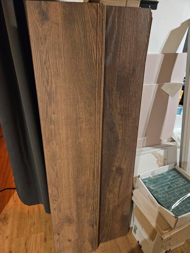 Kronotex Exquisit Plus Laminaat - Petterson Donker Eiken, Doe-het-zelf en Verbouw, Vloerdelen en Plavuizen, Laminaat, Hout, 50 tot 150 cm