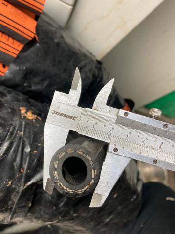 Olie druk en gasbestendige slang  13 mm inwendig beschikbaar voor biedingen