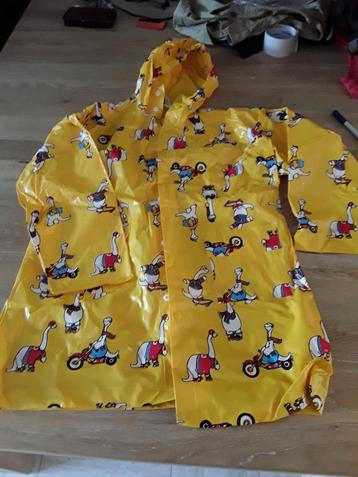  Gele Regenjas maat 146. Leuke dino's print beschikbaar voor biedingen