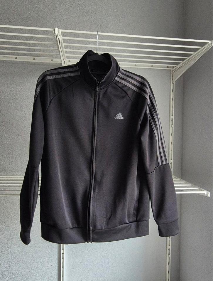 Adidas Traningsjack maat 164 zwart/grijs ZGAN, Kinderen en Baby's, Kinderkleding | Maat 164, Zo goed als nieuw, Jongen, Sport- of Zwemkleding