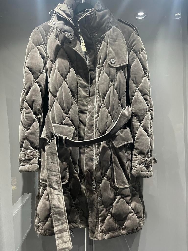 Burberry Velvet Gewatteerde Jas maat M, Ophalen, Zo goed als nieuw, Maat 38/40 (M), Grijs