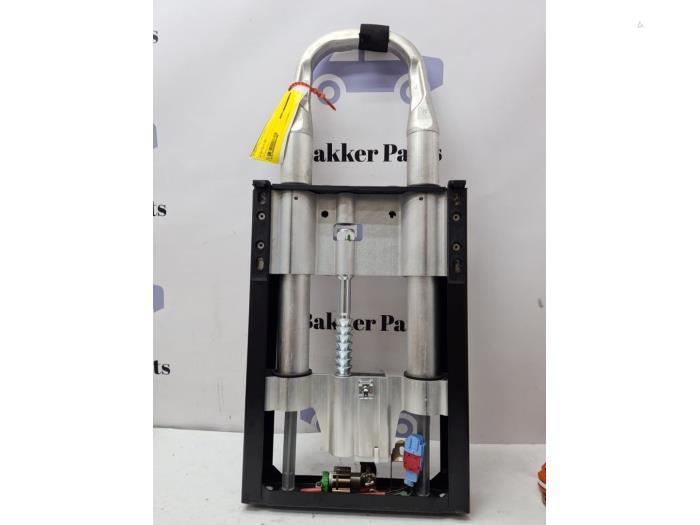 Rolbeugel van een Peugeot 307, Auto-onderdelen, Carrosserie en Plaatwerk, Peugeot, Gebruikt, 3 maanden garantie