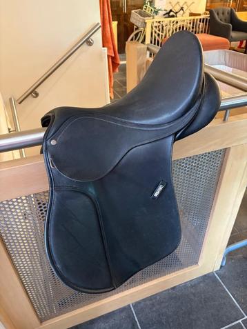 WINTEC veelzijdigheidszadel 16inch beschikbaar voor biedingen