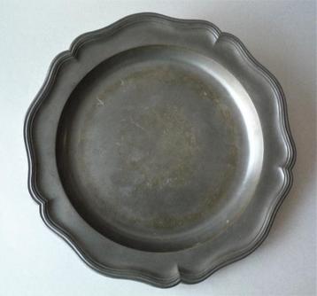 Tinnen bord accolade schotel Johann Georg Neeff, 1774 Ø 39cm beschikbaar voor biedingen