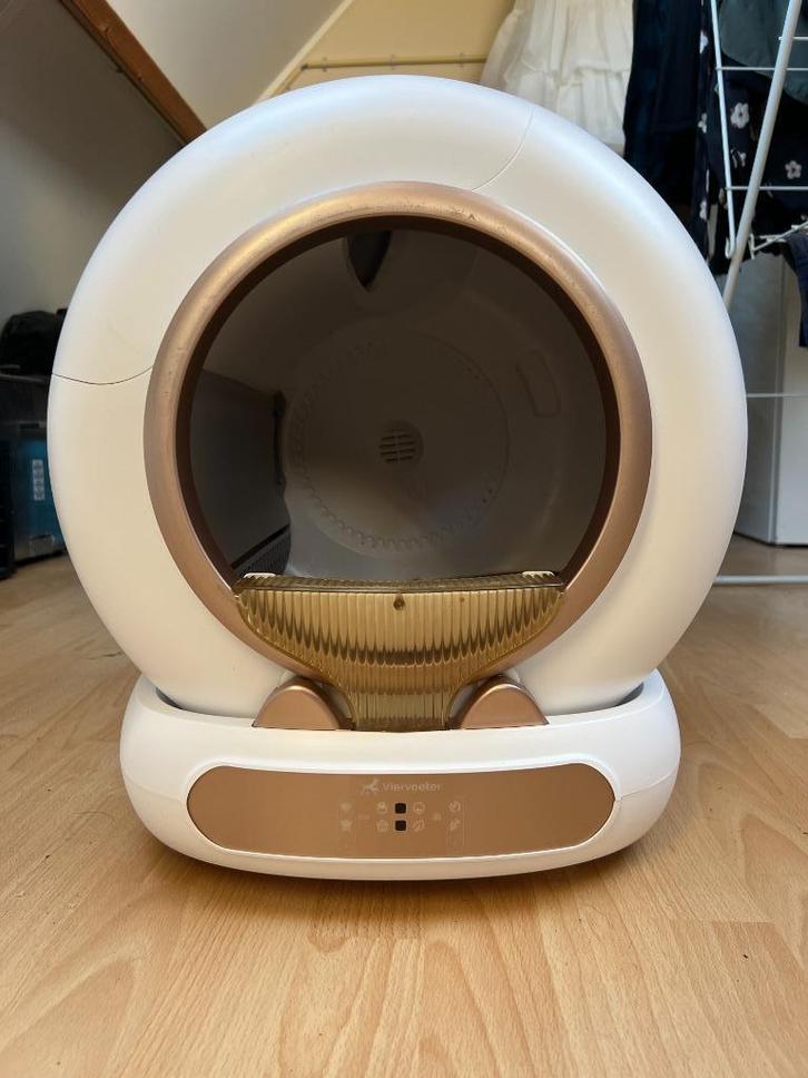 Viervoeter zelfreinigende kattenbak 2025 model, Dieren en Toebehoren, Kattenbakken, Zo goed als nieuw, Gesloten, Zelfreinigend