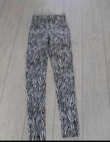 Leuke broek, maat S, merk Seven Sisters, zo goed als nieuw!  beschikbaar voor biedingen