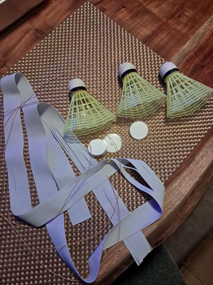 Badminton Shuttlecocks + Accessoires, Sport en Fitness, Badminton, Gebruikt, Overige typen, Ophalen of Verzenden