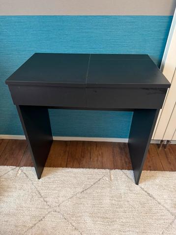 Make up tafel  beschikbaar voor biedingen