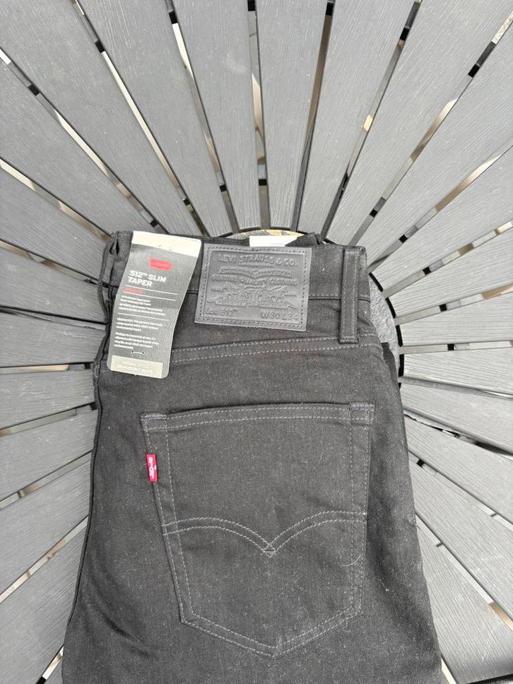 Levi’s 512 Slim Taper Jeans - Maat W30 L34, Kleding | Heren, Spijkerbroeken en Jeans, Nieuw, Overige jeansmaten, Zwart, Ophalen of Verzenden