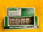 Britains Farmgate no.1731, Hobby en Vrije tijd, Modelauto's | 1:32, Ophalen of Verzenden, Zo goed als nieuw, Tractor of Landbouw