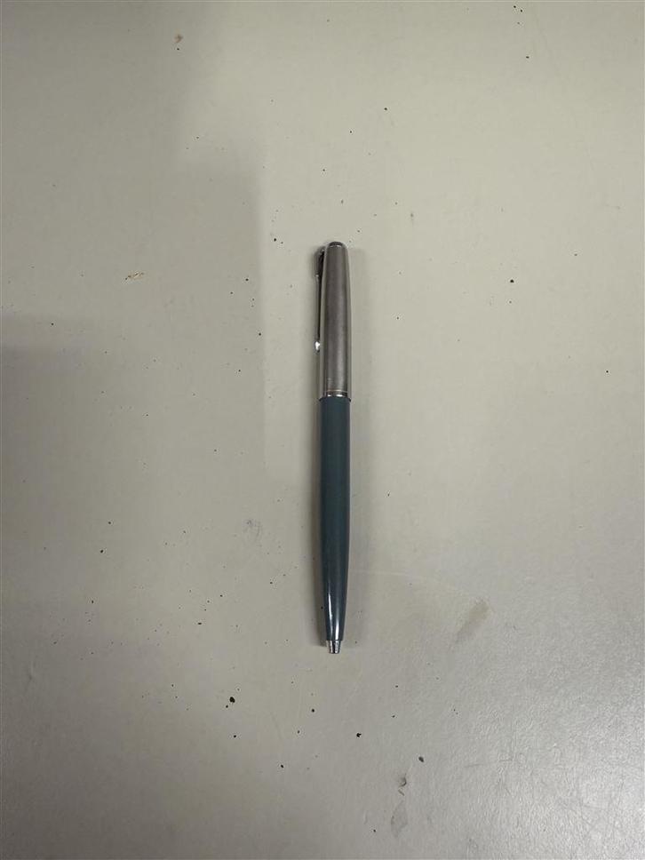 balpen - parker navy grey lustraloy cap engelend, Diversen, Schrijfwaren, Zo goed als nieuw, Ophalen of Verzenden