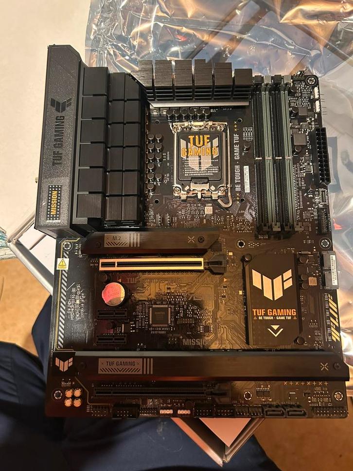 ASUS TUF GAMING B760-PLUS WIFI DDR5 met Garantie t/m 2028, Computers en Software, Moederborden, Nieuw, Intel, DDR5, Ophalen of Verzenden