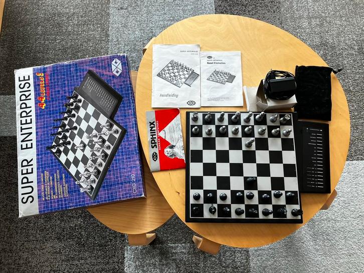 Schaakcomputer met 44 levels, Hobby en Vrije tijd, Gezelschapsspellen | Bordspellen, Zo goed als nieuw, Ophalen of Verzenden