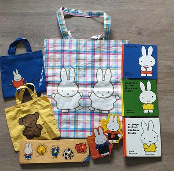 Nijntje boekjes puzzel tasjes beschikbaar voor biedingen