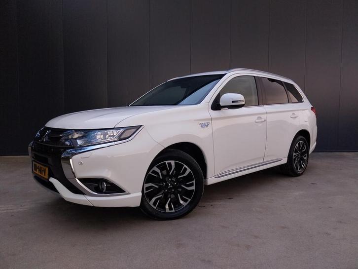 Mitsubishi Outlander 2.0 PHEV Executive CAMERA ALCANTARA LED, Auto's, Mitsubishi, Te koop, Outlander, 4x4, ABS, Achteruitrijcamera