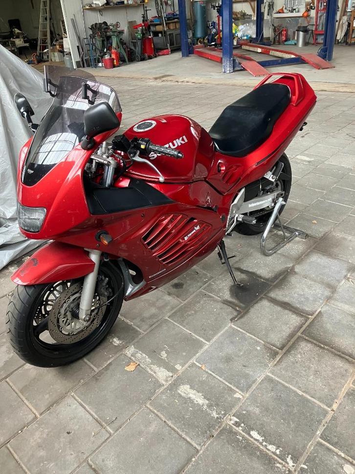 Suzuki RF900R, Motoren, Motoren | Suzuki, Particulier, Super Sport, meer dan 35 kW, 4 cilinders, Motorrijbewijs A, Ophalen