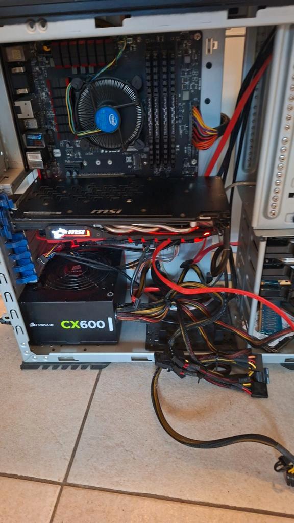 Gaming pc, Computers en Software, Desktop Pc's, Gebruikt, 3 tot 4 Ghz, HDD, SSD, 16 GB, Met videokaart, Gaming, Ophalen of Verzenden