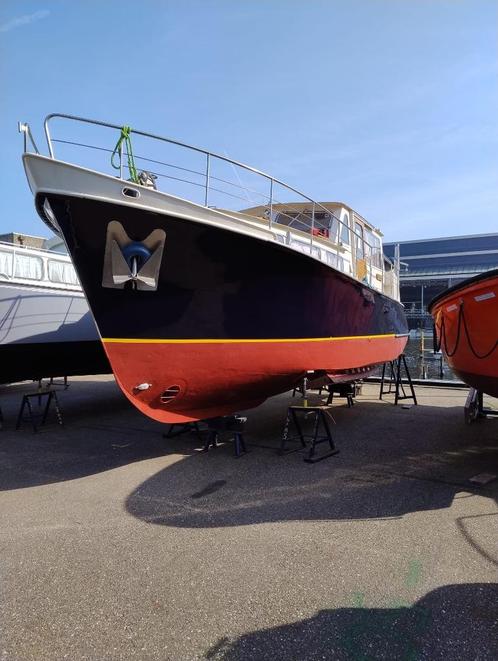 Motorboot kruiser met boegschroef, Watersport en Boten, Motorboten en Motorjachten, Gebruikt, Staal, 9 tot 12 meter, Diesel, Binnenboordmotor
