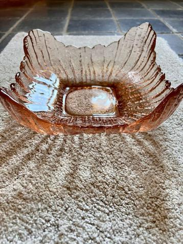 Vierkante schaal in roze persglas rosaline vintage retro beschikbaar voor biedingen