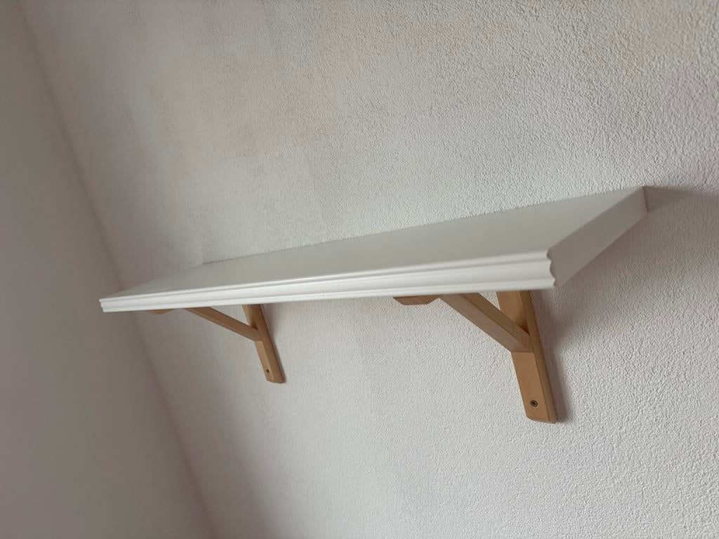 Houten wandplank ikea, Ophalen, Zo goed als nieuw