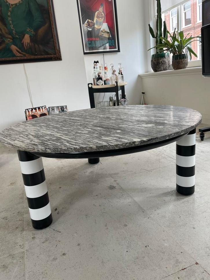 Memphis style table, Huis en Inrichting, Tafels | Salontafels, Zo goed als nieuw, Minder dan 50 cm, 100 tot 150 cm, Rond, Ophalen