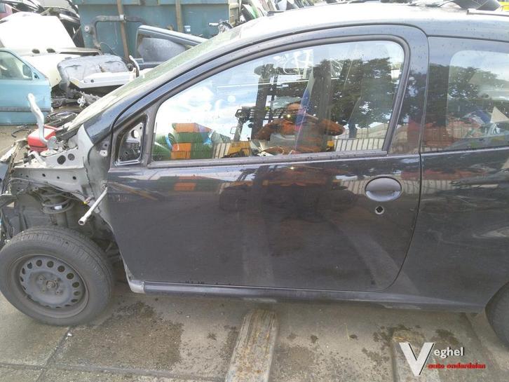 lv deur citroen c1 Peugeot 107 Toyota Aygo 3 deurs, Auto-onderdelen, Carrosserie en Plaatwerk, Achterklep, Achter, Gebruikt, Ophalen