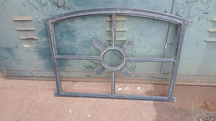 1 MOOI SCHOON ENHEEL GIETIJZEREN STALRAAM KORENAAR 62B52, Antiek en Kunst, Curiosa en Brocante, Ophalen of Verzenden