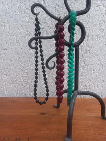 Vintage halskettingen. Ketting. Kunststof. Retro beschikbaar voor biedingen