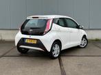 Toyota Aygo 1.0 VVT-i x-play Automaat, weinig km!, airco!, Auto's, Toyota, Stof, Gebruikt, Elektrische ramen, 4 stoelen