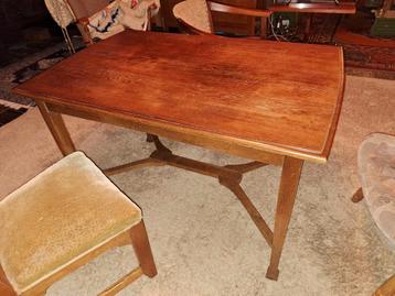 Eettafel beschikbaar voor biedingen