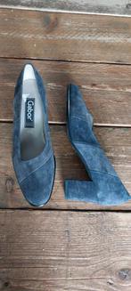 Grijze suède Gabor schoen /pumps met stevige hak.
Maat 40, Kleding | Dames, Schoenen, Schoenen met lage hakken, Gabor, Ophalen of Verzenden