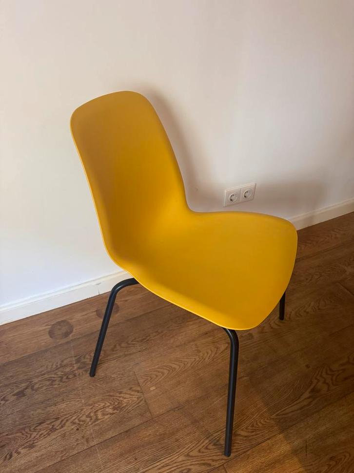 Ikea Kuipstoel Geel Zwart Onderstel 4 stuks, Huis en Inrichting, Stoelen, Gebruikt, Eén, Kunststof, Overige kleuren, Ophalen