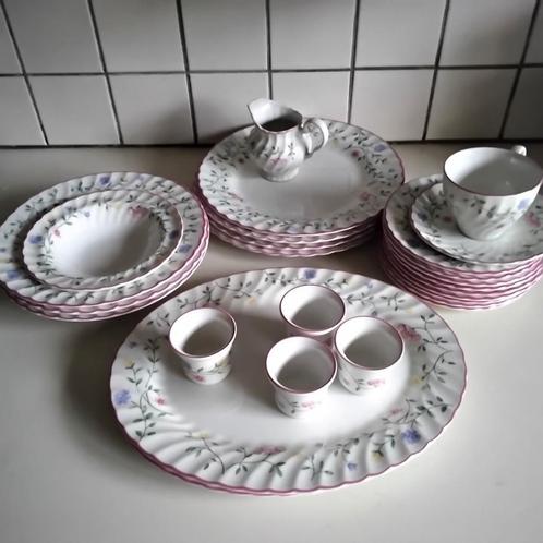 Johnson brothers  summer chintz, Huis en Inrichting, Keuken | Servies, Zo goed als nieuw, Bord(en), Overige stijlen, Porselein