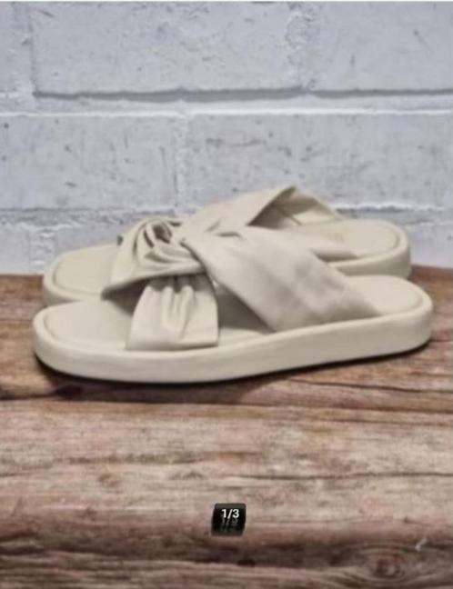 Deabused - Prachtige leren slippers maat 42 - Nieuw €80, Kleding | Dames, Schoenen, Nieuw, Slippers, Ophalen of Verzenden