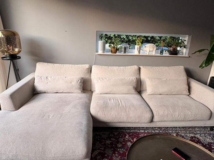 Room 108 Hoekbank Beige - nieuwstaat, Huis en Inrichting, Banken | Bankstellen, Gebruikt, Hoekbank, Vierpersoons of meer, 250 tot 300 cm