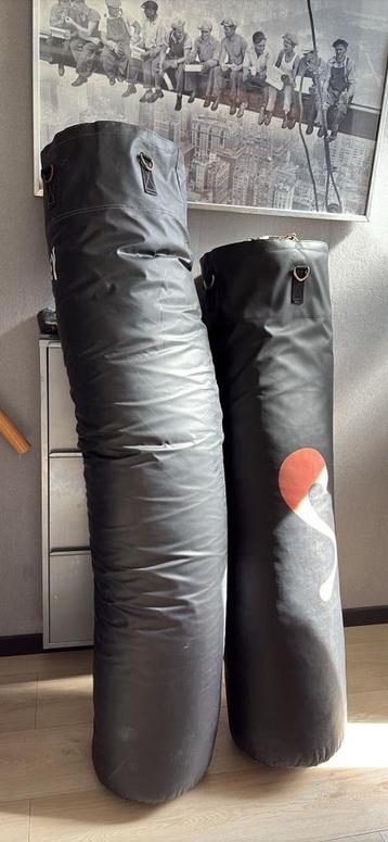 2 Zware bokszakken te koop – ideaal voor thuis trainen! beschikbaar voor biedingen