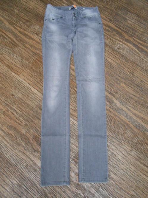 LTB grijze jeans W26 L34 zgan, Kleding | Dames, Spijkerbroeken en Jeans, Zo goed als nieuw, W27 (confectie 34) of kleiner, Grijs