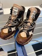 Toral Gympen, Ophalen of Verzenden, Zo goed als nieuw, Bruin, Sneakers of Gympen