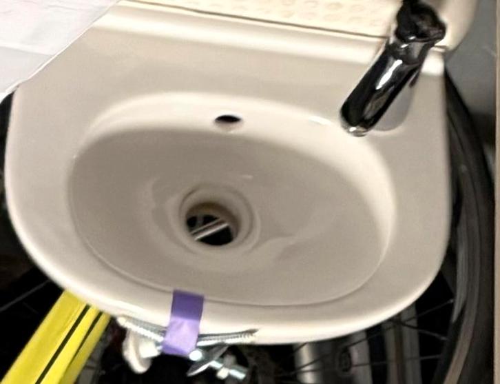 Wastafel met Grohe kraan, Huis en Inrichting, Badkamer | Badkamermeubels, Gebruikt, Wasbak of Wastafel, Minder dan 100 cm, Minder dan 50 cm