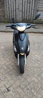 Zeer snelle Peugeot v clic snorscooter te koop!, Fietsen en Brommers, Snorfietsen en Snorscooters, Ophalen, Gebruikt, Benzine